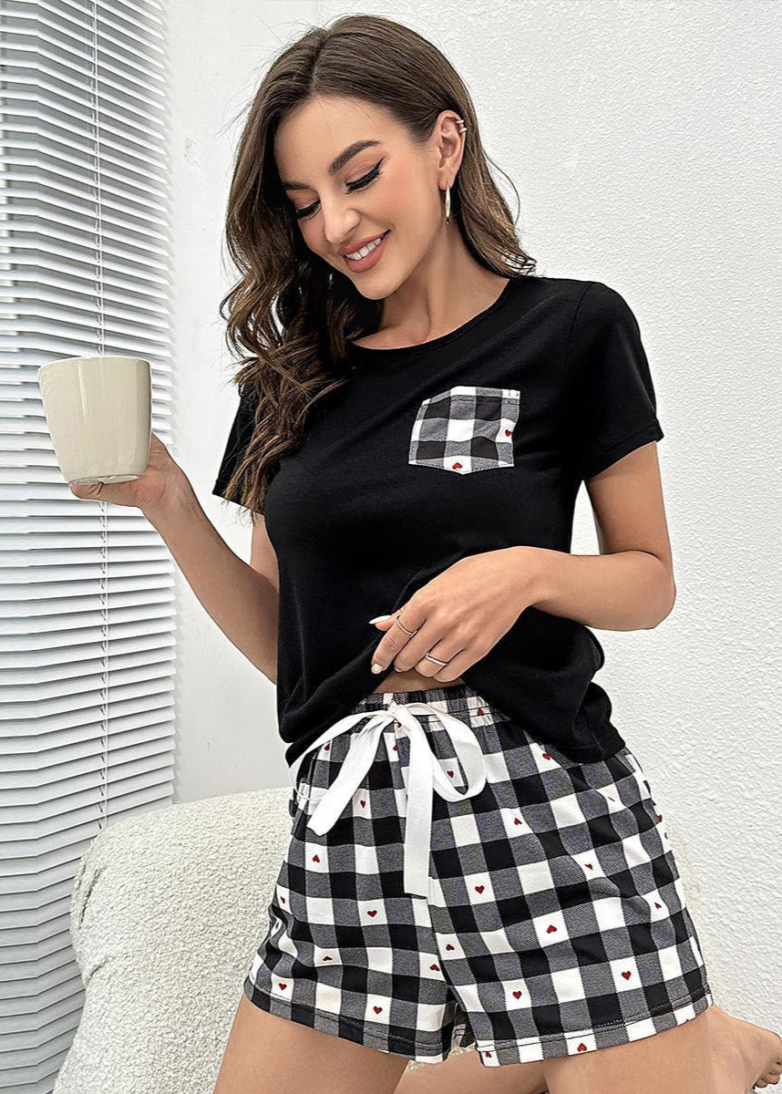Ensemble Carreaux Chic – Haut Noir & Short Élastique