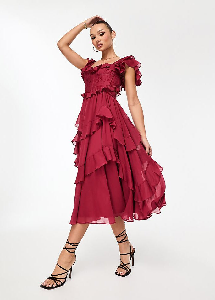 Robe longue rouge à volants élégante