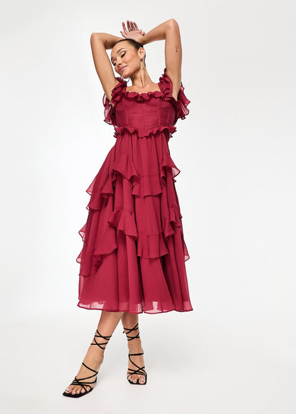 Robe longue rouge à volants élégante