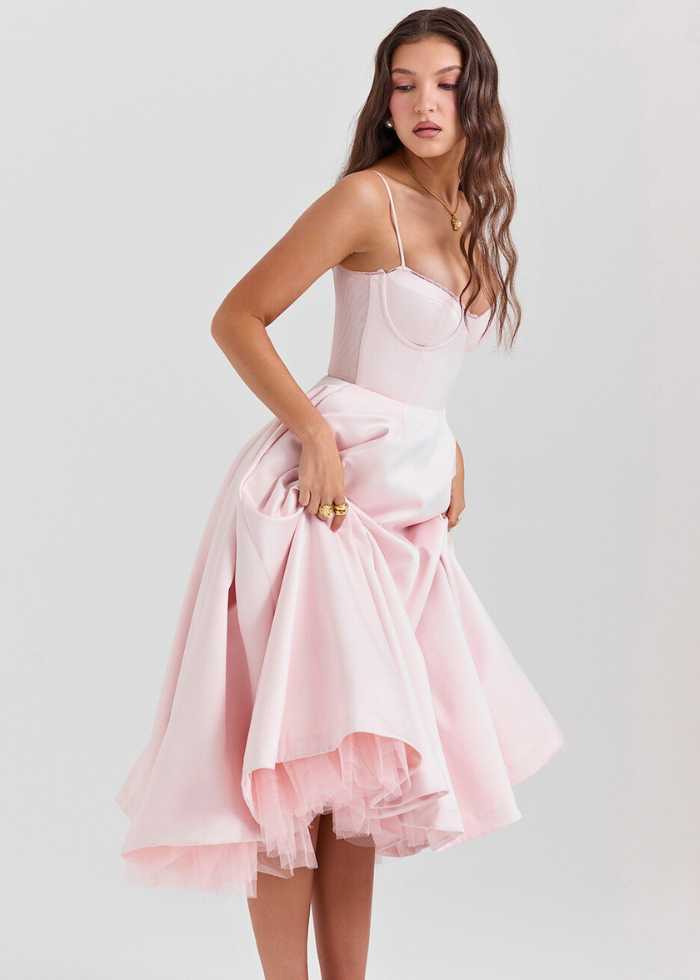 Robe longue satin romantique