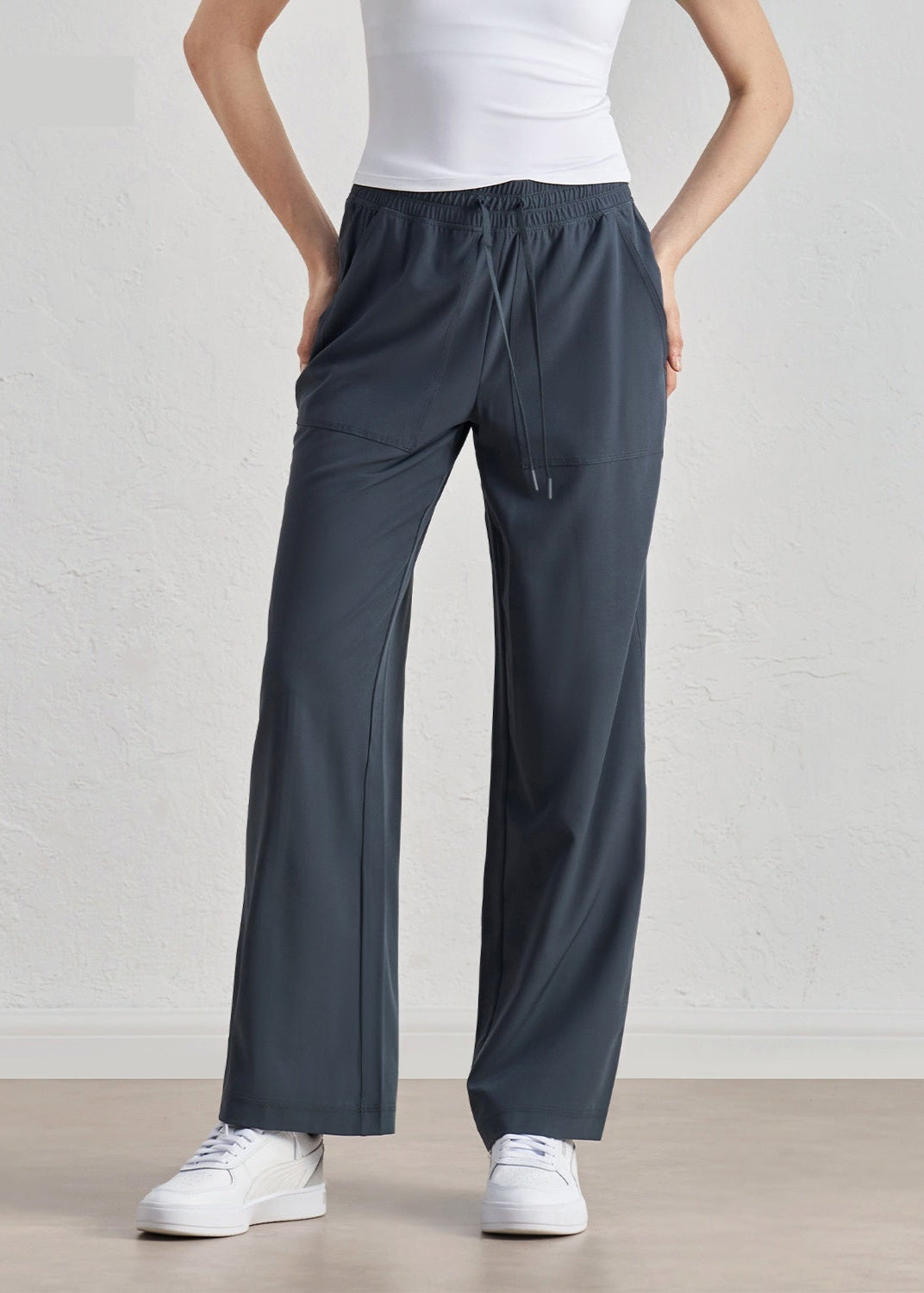 Pantalon ample taille haute à cordon