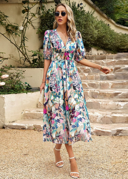 Robe d’été fleurie élégante – Décolleté en V et ceinture