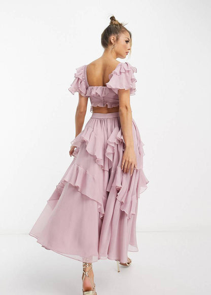 Robe longue rouge à volants élégante