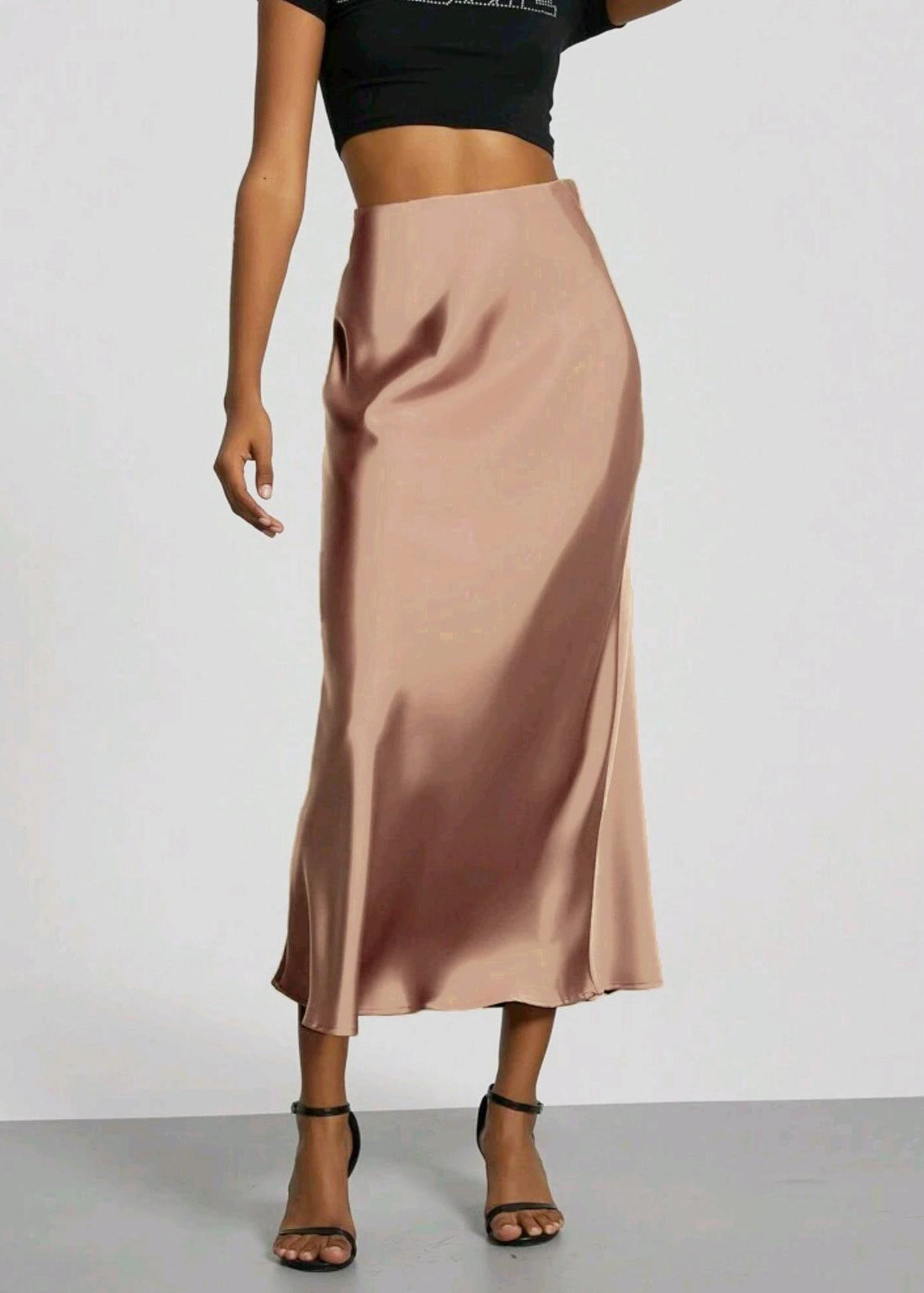 Jupe longue satinée femme élégante chic