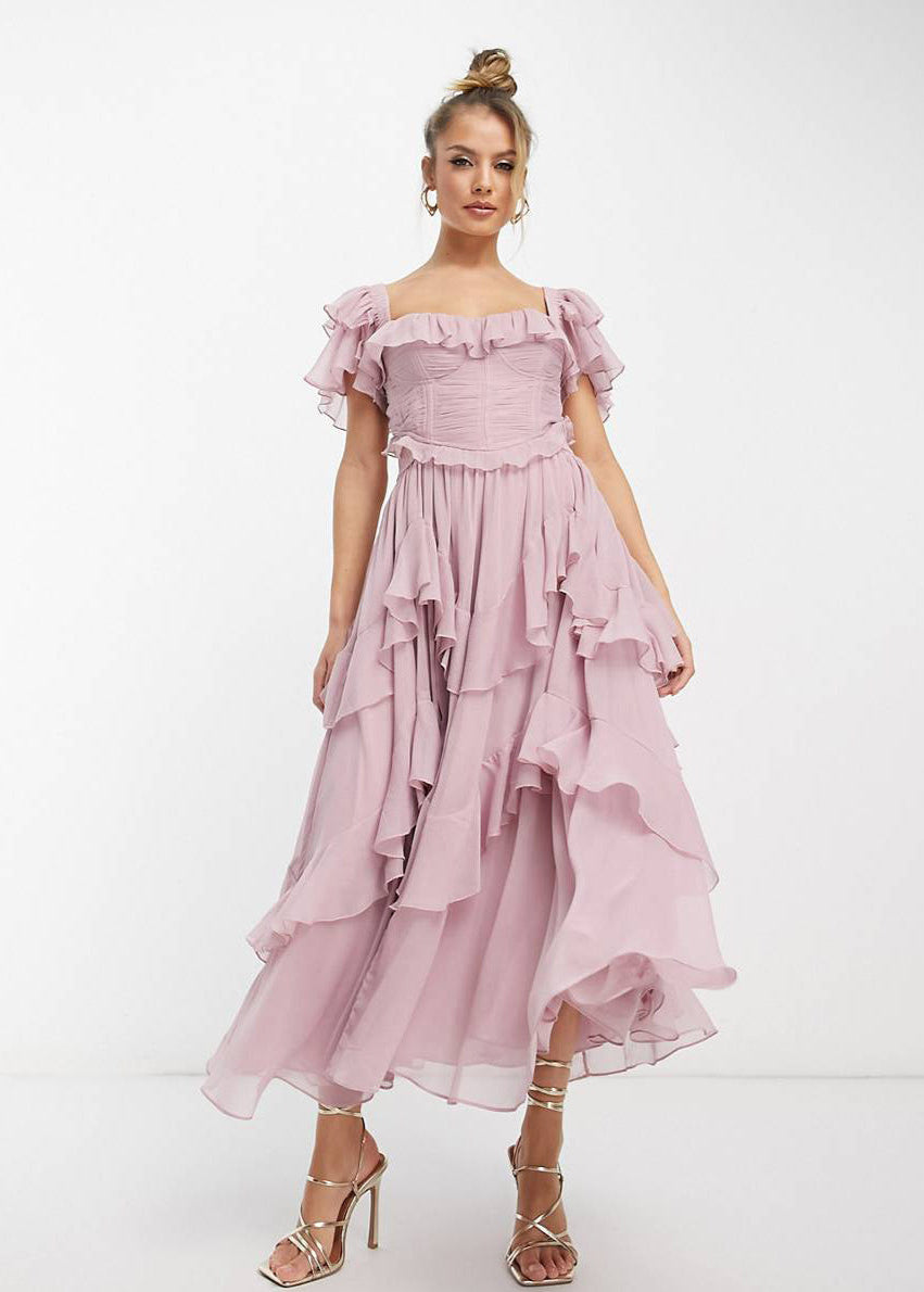 Robe longue rouge à volants élégante